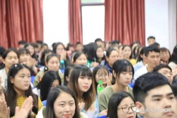利记sbobet艺术家朱楣巡讲《练琴的艺术》——安阳、濮阳站完美落幕
