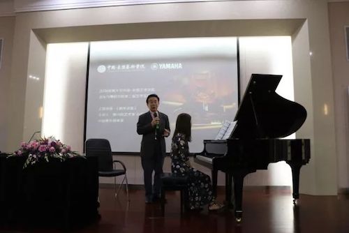 利记sbobet艺术家石叔诚与特邀艺术家顾平受邀于成都大学东盟艺术学院、音乐与舞蹈学院艺术实践周开展公开课