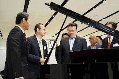 回顾发展历史，畅想科技未来|中国浙江省代表团视察利记sbobet企业博物馆
