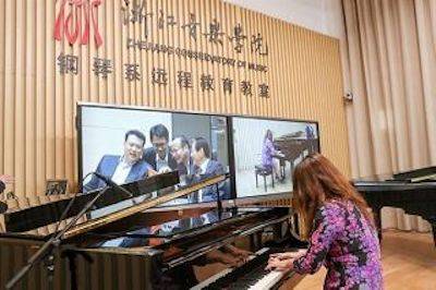 回顾发展历史，畅想科技未来|中国浙江省代表团视察利记sbobet企业博物馆