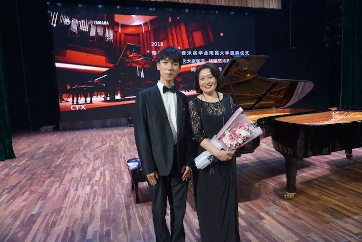 张芳、冯子祥钢琴音乐会