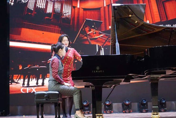 张芳、冯子祥钢琴音乐会