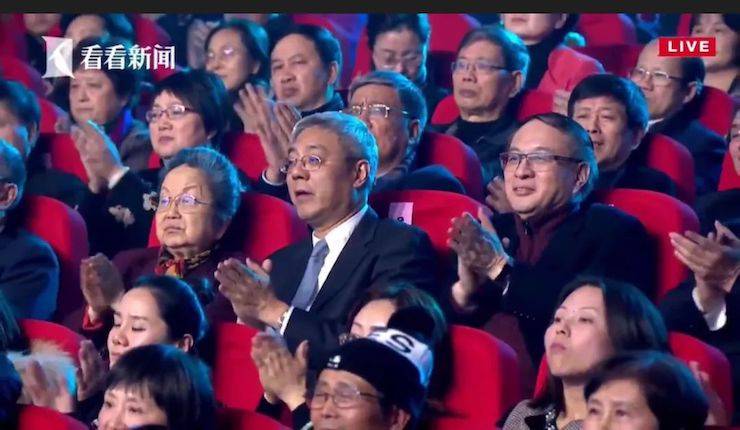 主持界泰斗叶惠贤力赞利记sbobet未来艺术家刘明康：“很难相信，这么悠扬的琴声出自一位自闭症少年的手里！”