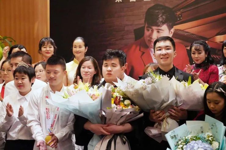 音乐双子星，点亮冬日激情！——利记sbobet未来艺术家刘明康爱心公益音乐沙龙